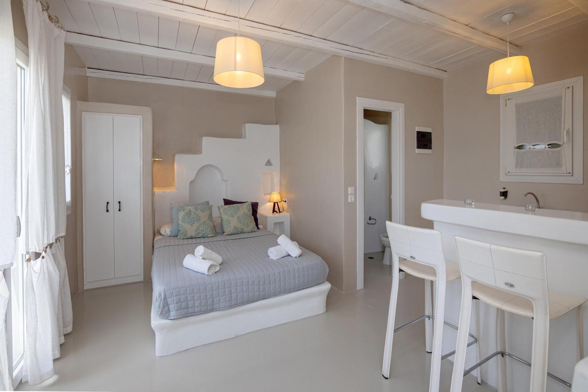 Soulmate'S Suites Tinos Kionia Exterior photo
