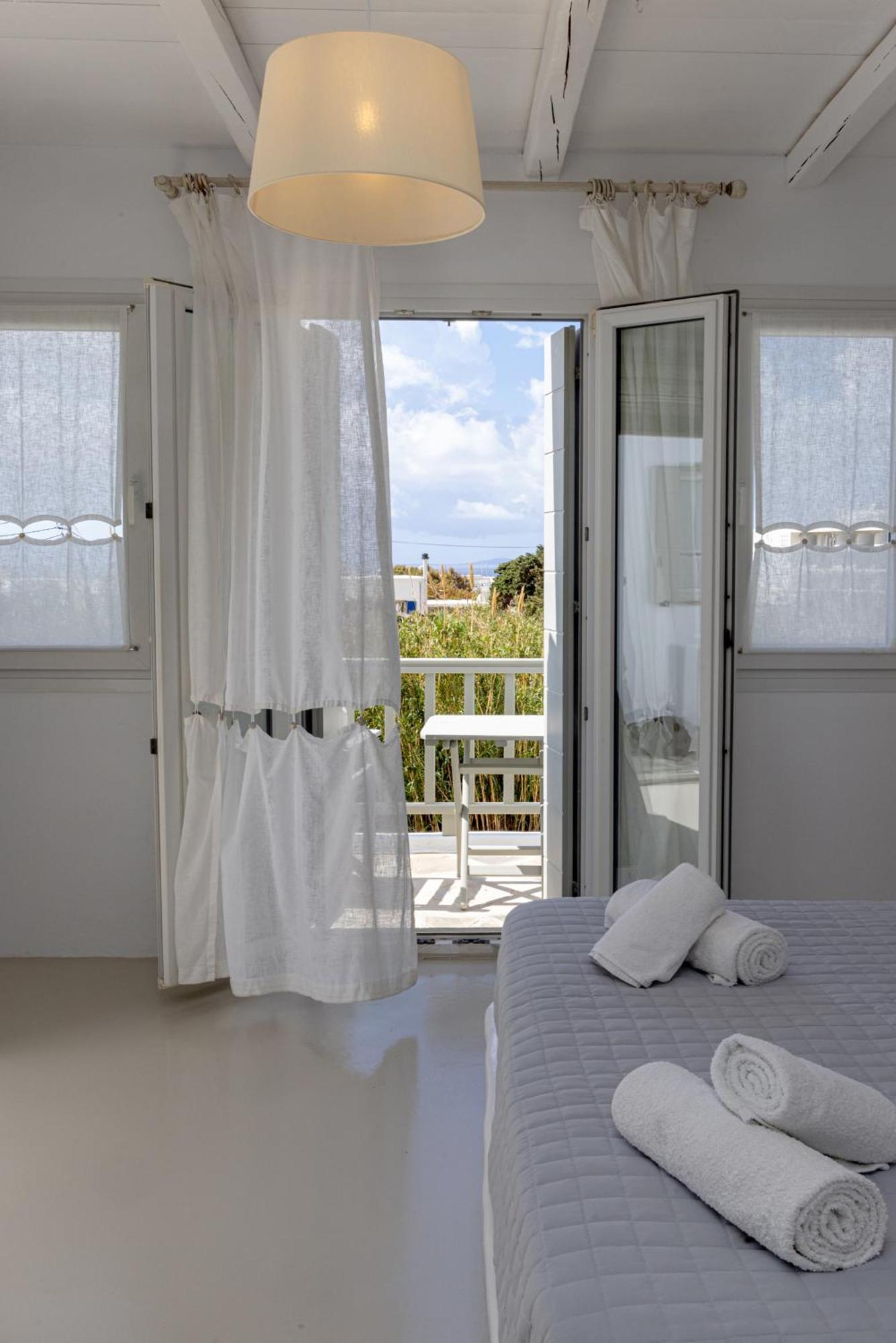 Soulmate'S Suites Tinos Kionia Exterior photo
